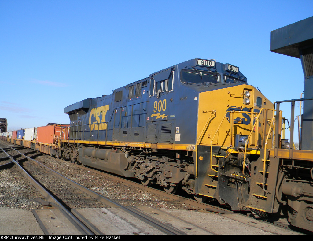 CSX 900